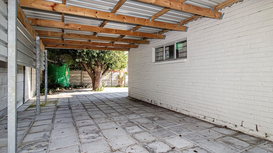 4 Bedroom Property for Sale in De Kelders Western Cape